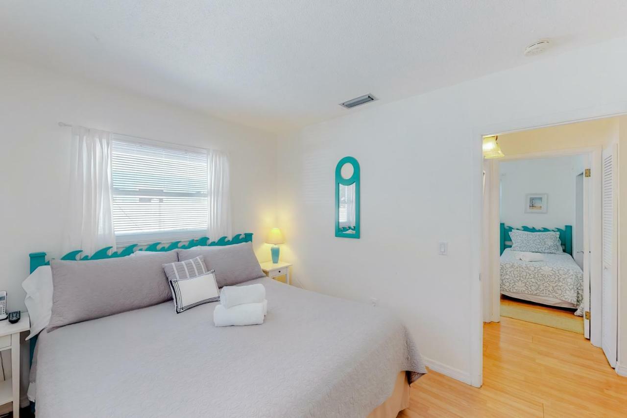Blue Wave Villa West Anna Maria Bagian luar foto