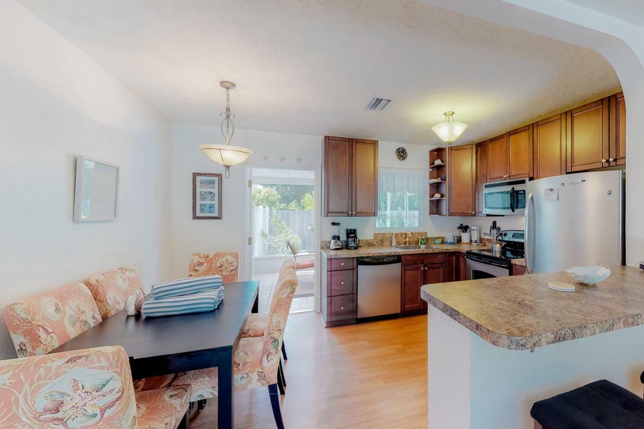 Blue Wave Villa West Anna Maria Bagian luar foto